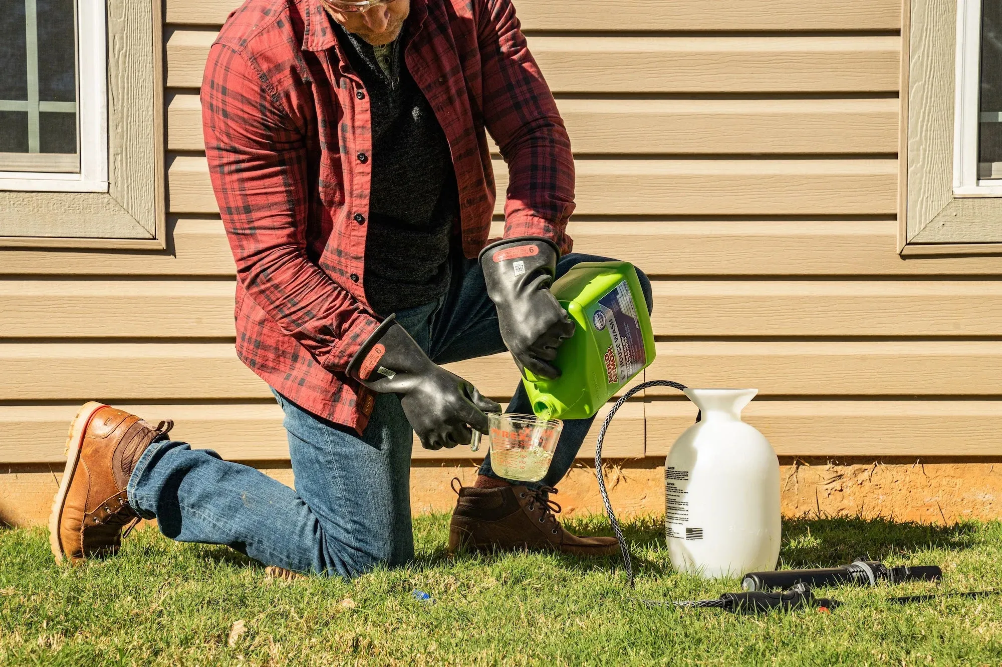 E-Z House Wash for Exterior Cleaning, 1 Gallon